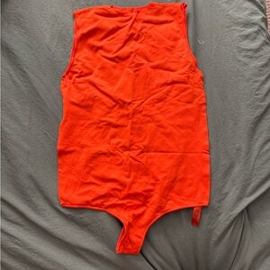 SKIMS ESSENTIAL SLEEVELESS BODYSUIT